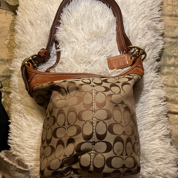Coach Brown and Tan Signature Shoulder Bag - Picture 3 of 11